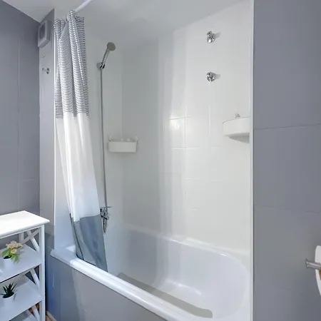 Beachfront Gateway In Appartement Pineda de Mar