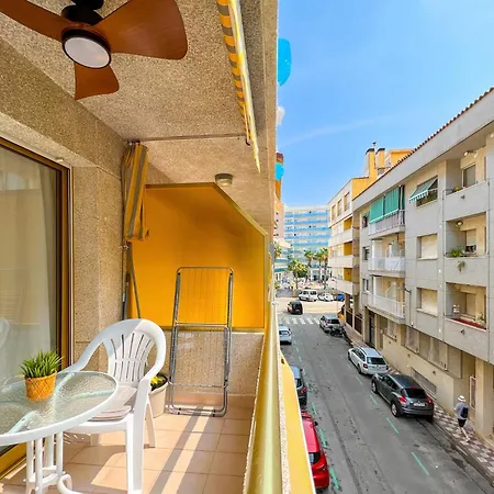 Beachfront Gateway In Appartement Pineda de Mar